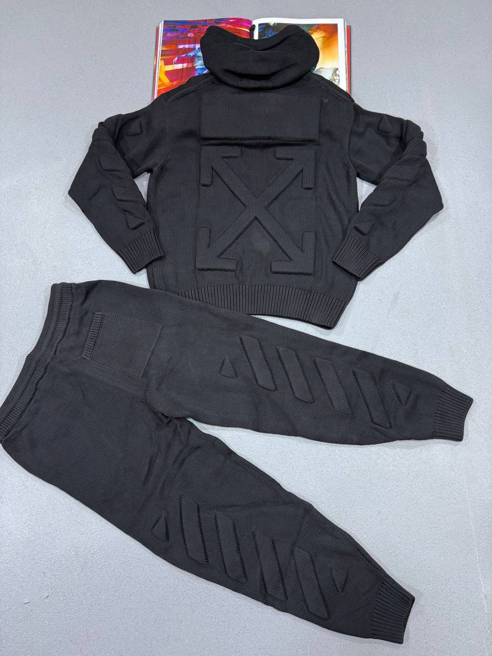 OFF WHT TRACKSUIT BLACK