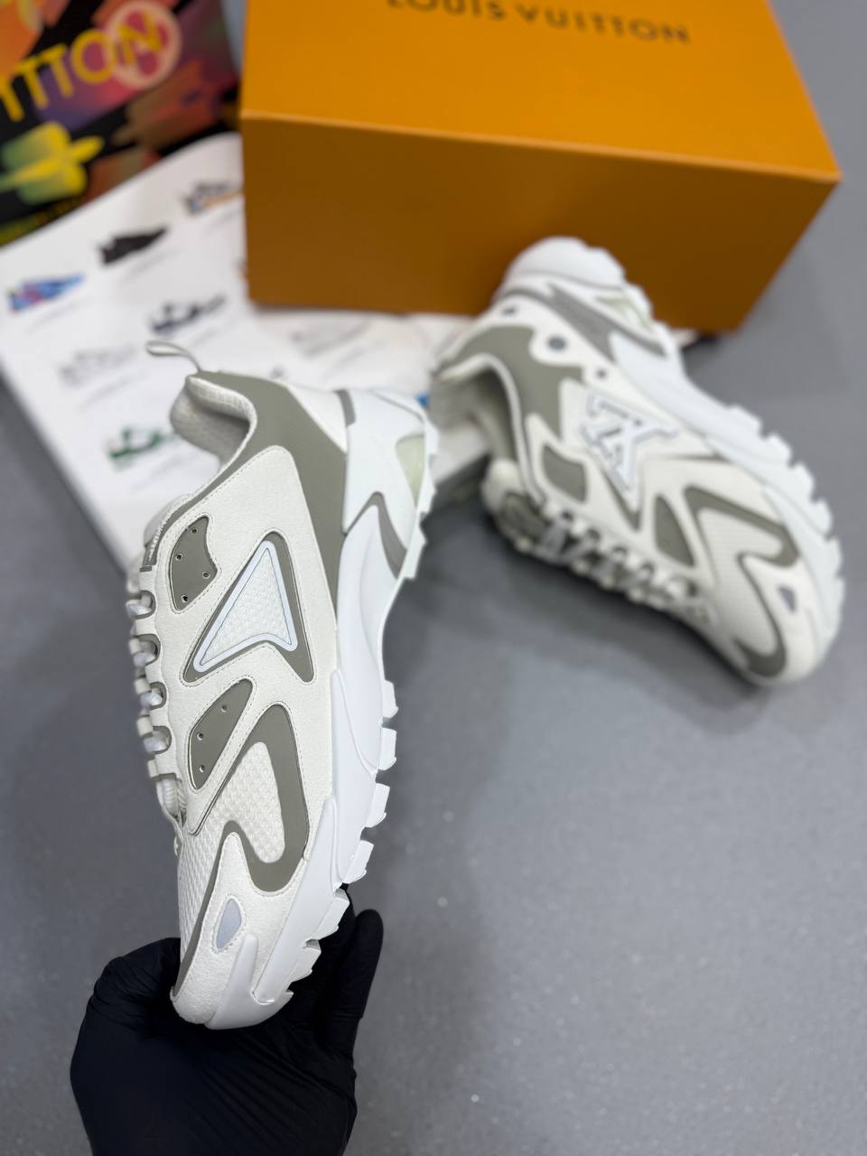 TACTICAL RUNNERS WHITE (PRE ORDER)