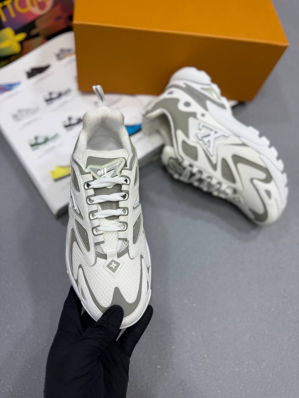 TACTICAL RUNNERS WHITE (PRE ORDER)