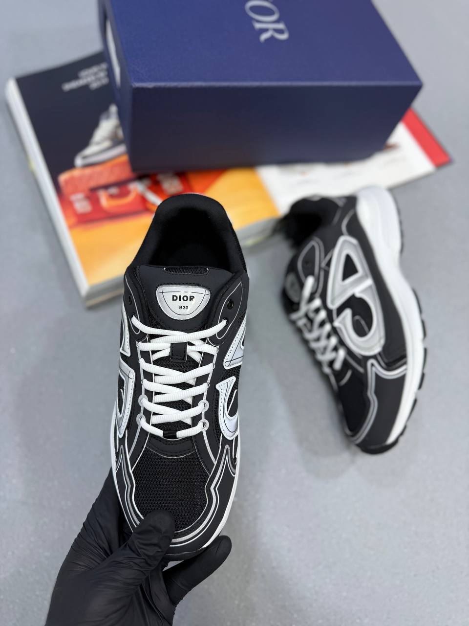 B30 TRAINERS BLACK/WHITE