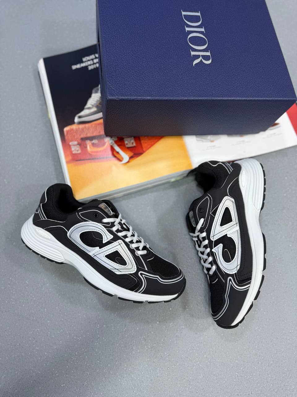 B30 TRAINERS BLACK/WHITE