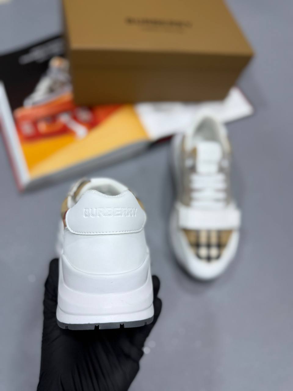 BRBRY STRAP TRAINERS WHITE/CHECKERED