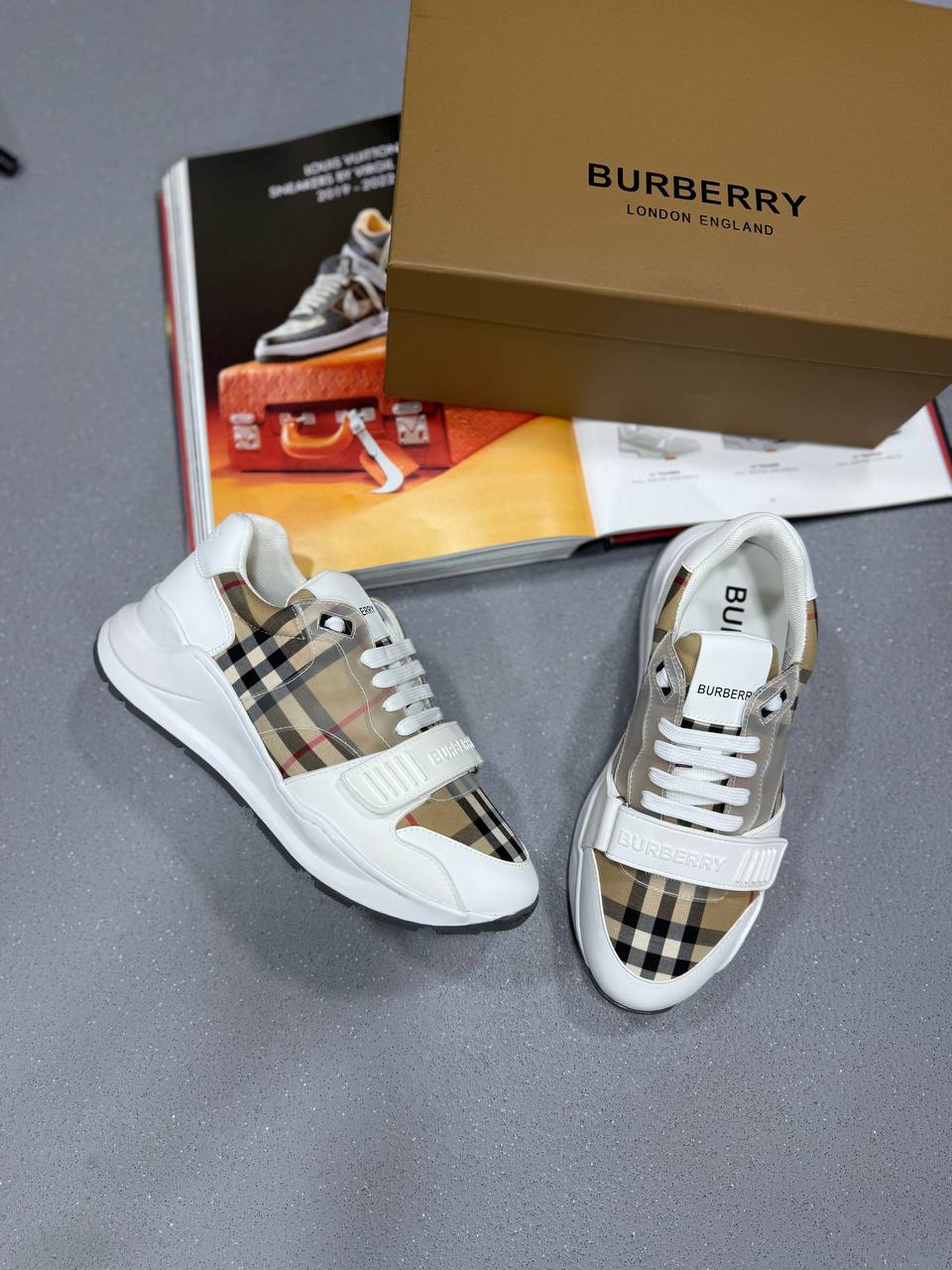 BRBRY STRAP TRAINERS WHITE/CHECKERED