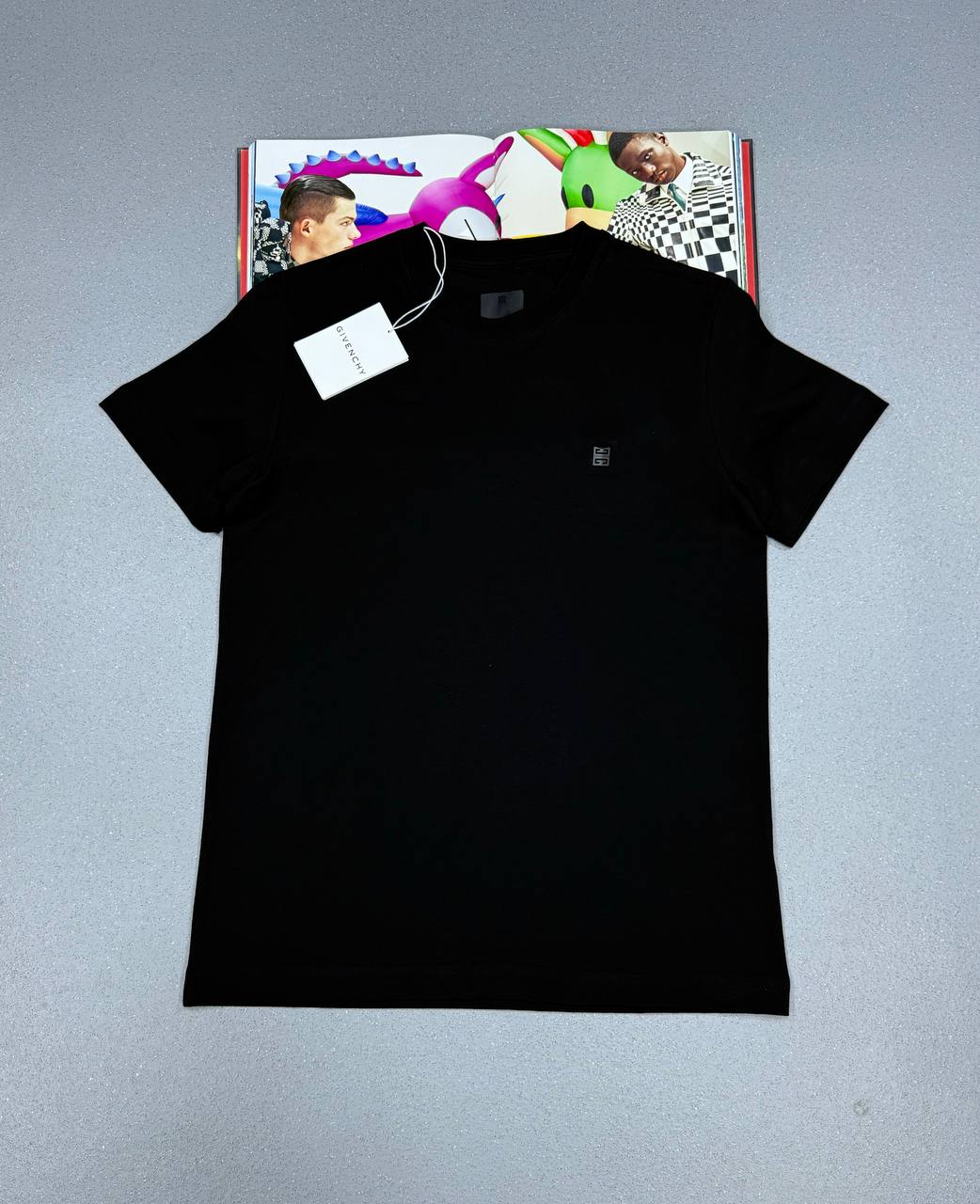 GVNCHY BADGE T-SHIRT BLACK