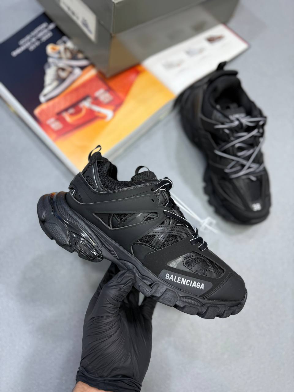 TRACK RUNNERS BLACK