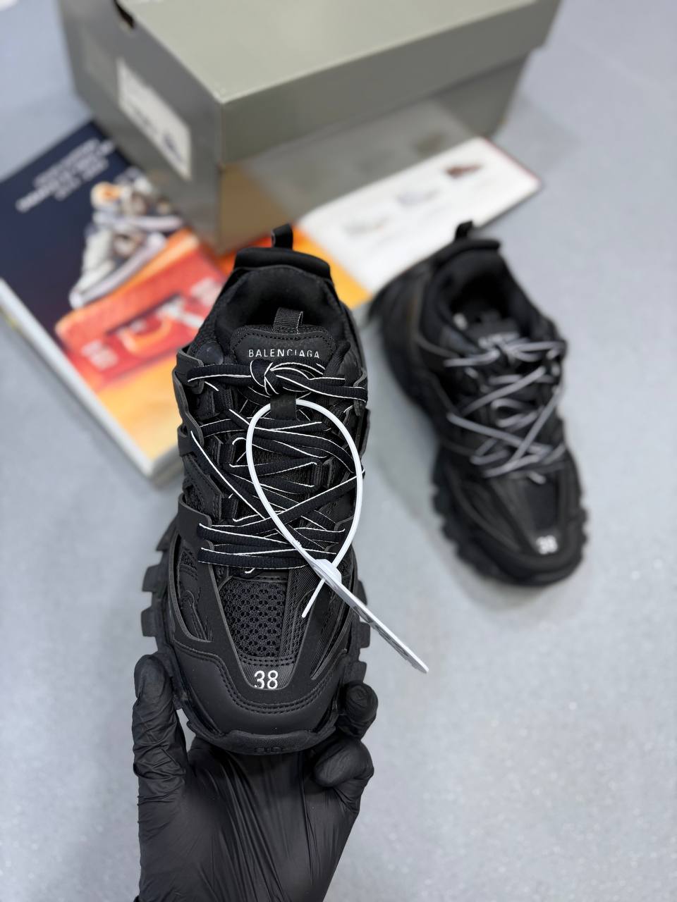 TRACK RUNNERS BLACK