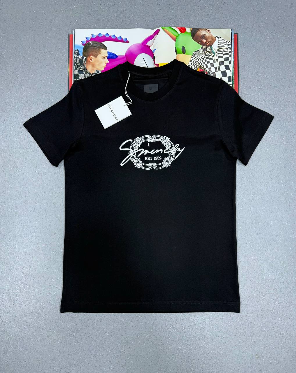 GVNCHY EMBROIDERED T-SHIRT BLACK