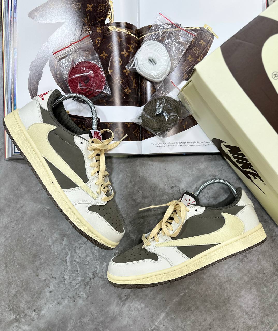 TRVS SCOTT LOW 1'S CREAM/KHAKI