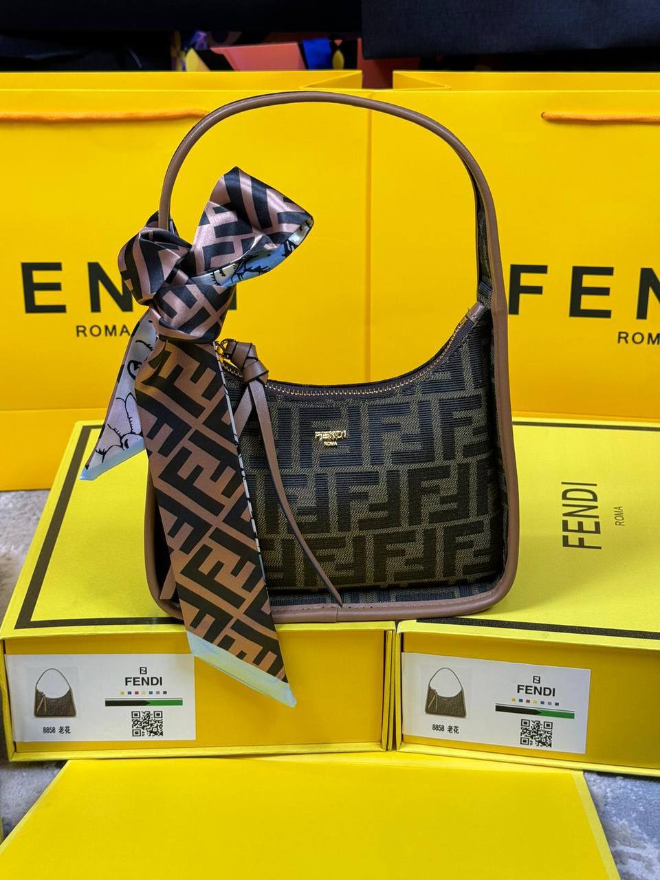 FNDI FENDESSENCE TOTE MINI BAG