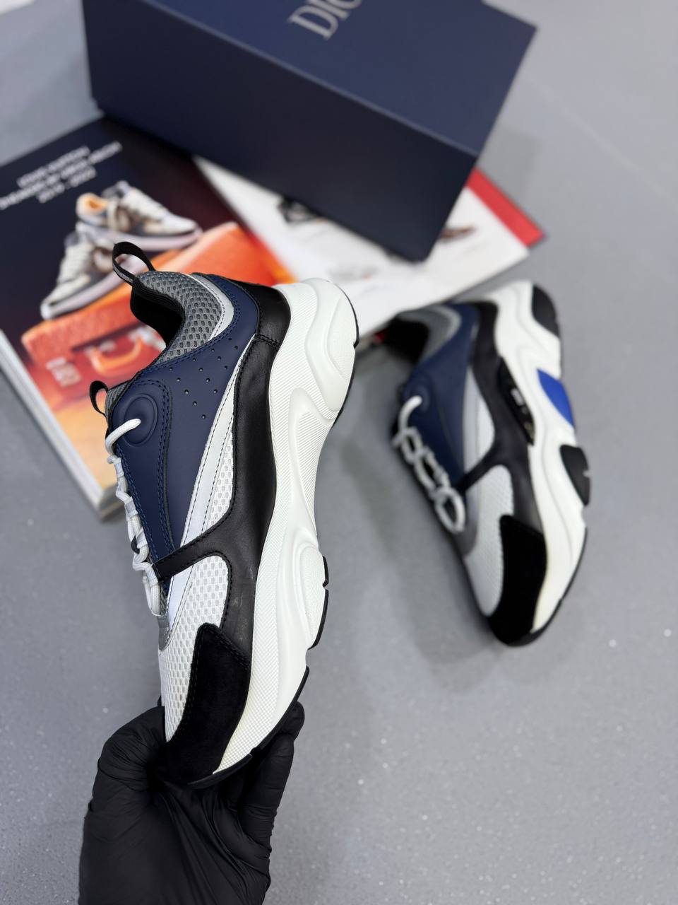 B22 TRAINERS WHITE/NAVY