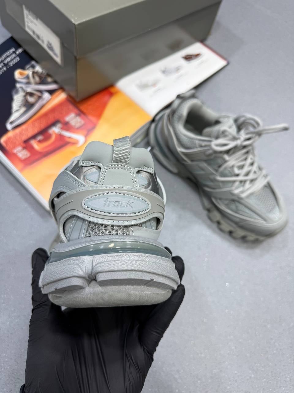 TRACK RUNNERS GREY