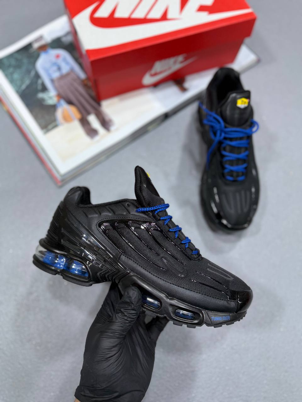 TN TRAINER BLACK/BLUE