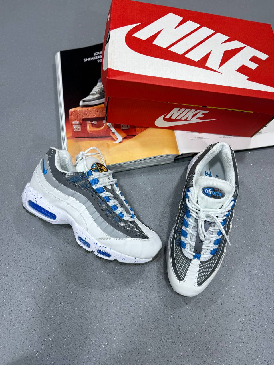 95 TRAINERS WHITE/BLUE/GREY