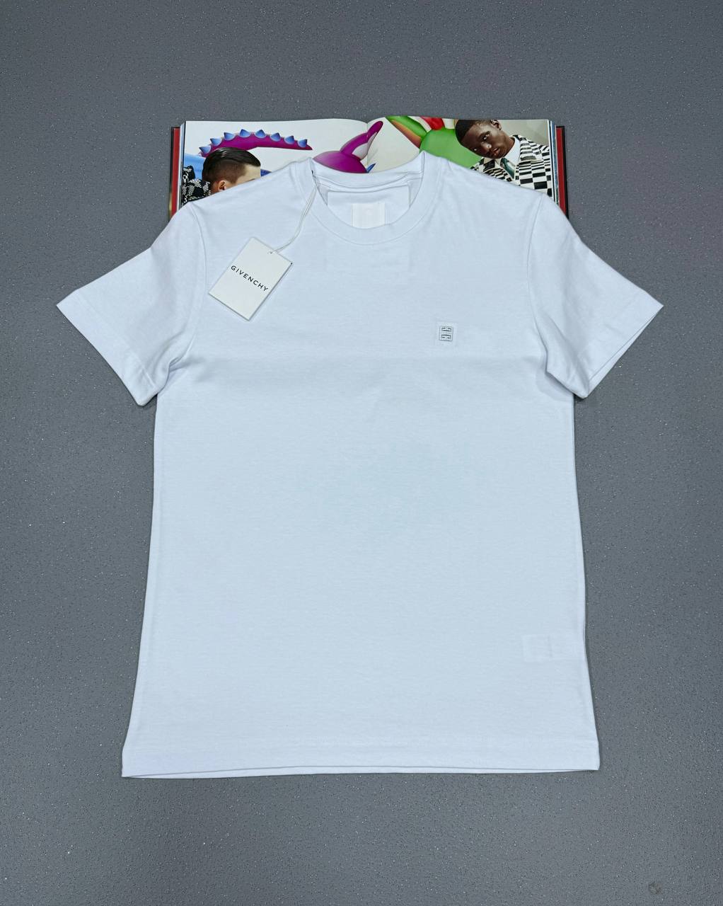 GVNCHY BADGE T-SHIRT WHITE