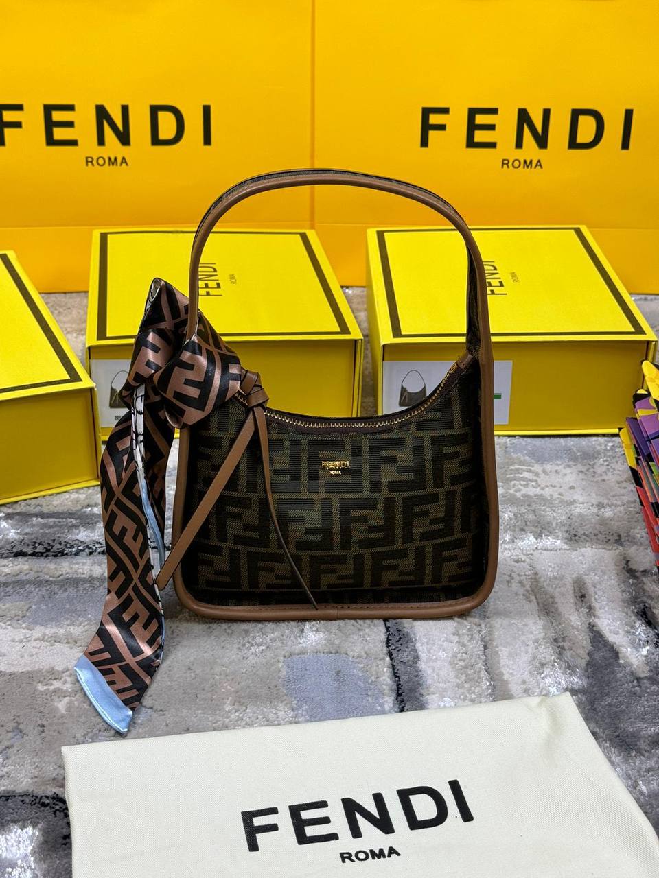 FNDI FENDESSENCE TOTE MINI BAG