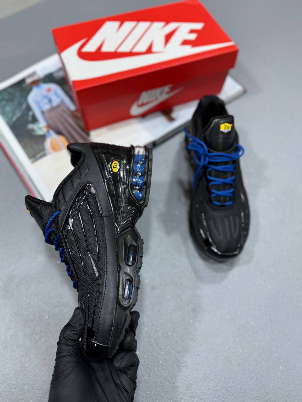 TN TRAINER BLACK/BLUE