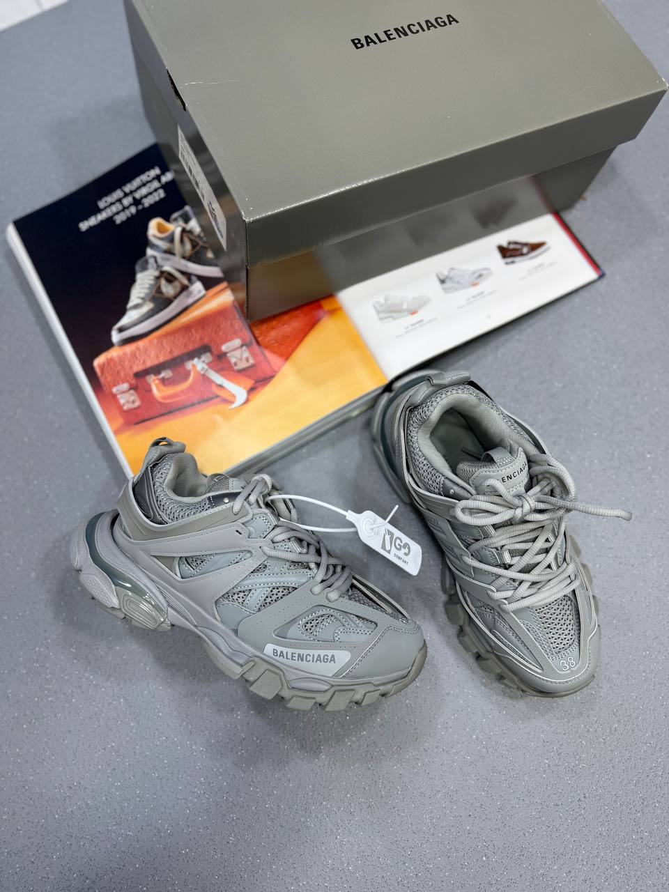 TRACK RUNNERS GREY